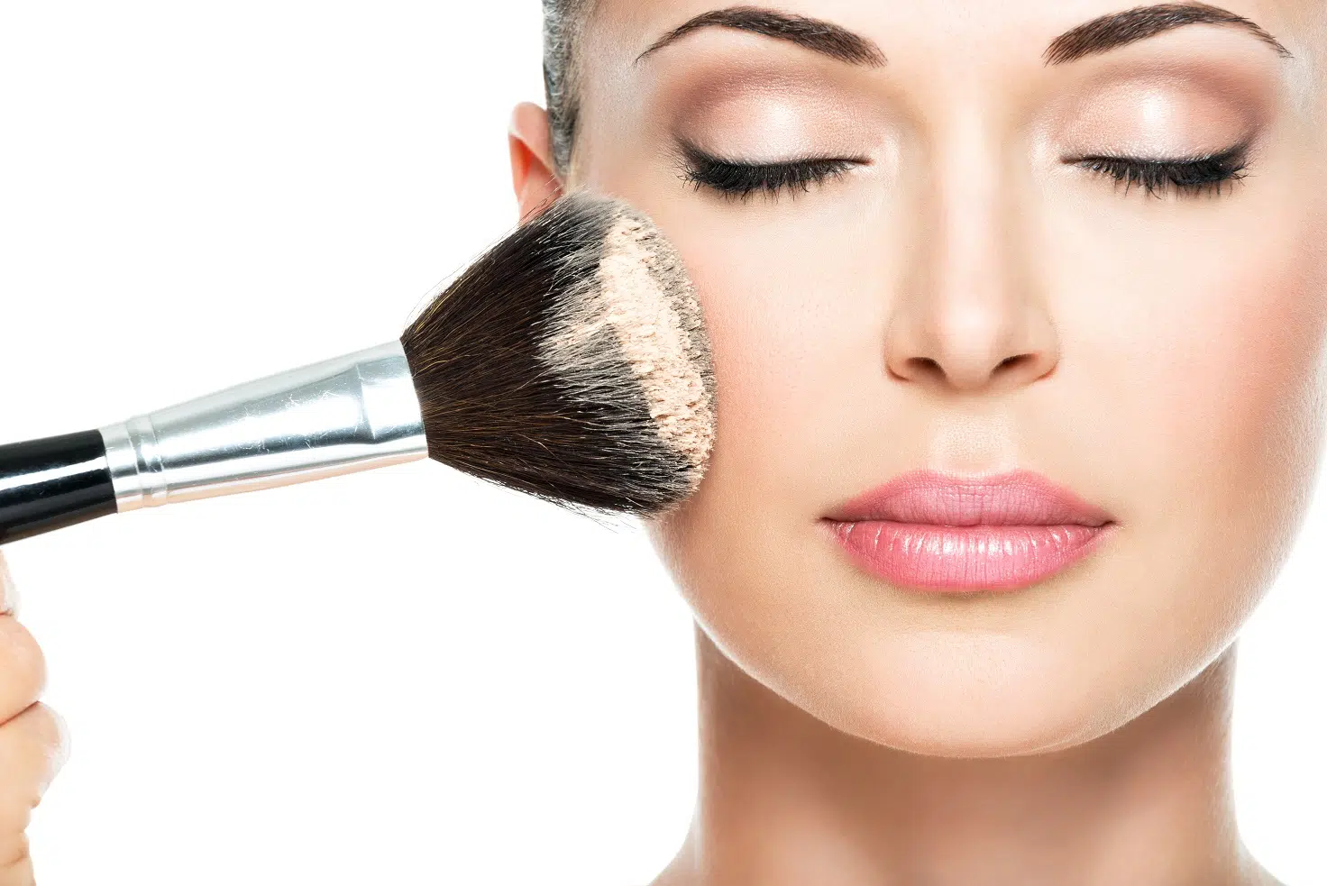 Affidati alle nostre estetiste per un Make Up da urlo!